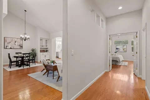 Entry Way - 5730 Chaffey Ln, Carmichael, CA 95608 photo 4 of 6