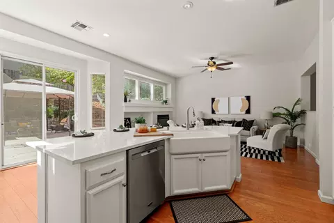 Kitchen - 5730 Chaffey Ln, Carmichael, CA 95608 photo 9 of 9
