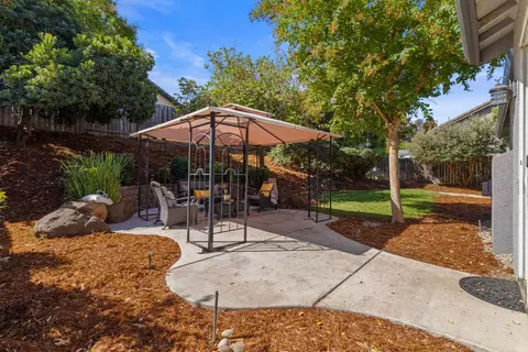 Exterior - 5730 Chaffey Ln, Carmichael, CA 95608 photo 3 of 13