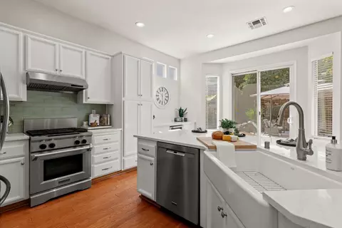 Kitchen - 5730 Chaffey Ln, Carmichael, CA 95608 photo 8 of 9