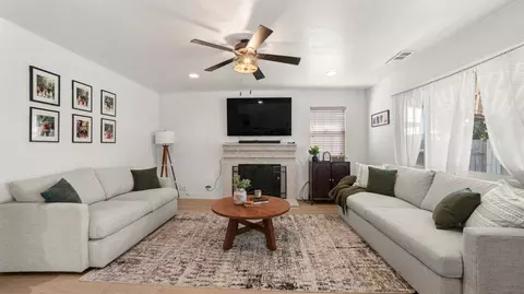 Living - 456 Murray St, Lodi, CA 95240 photo 1 of 1