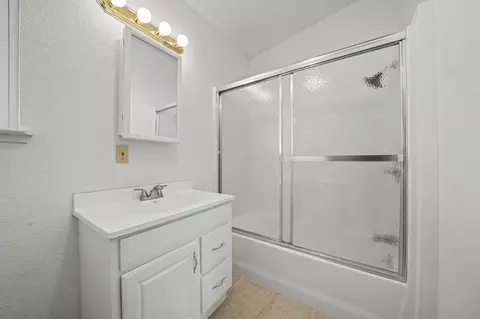 Bath - 15545 Sutter Creek Rd, Sutter Creek, CA 95685 photo 1 of 3