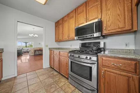 Kitchen - 15545 Sutter Creek Rd, Sutter Creek, CA 95685 photo 2 of 4