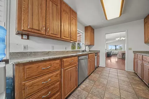 Kitchen - 15545 Sutter Creek Rd, Sutter Creek, CA 95685 photo 1 of 4