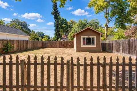 Exterior - 521 E Marshall, Turlock, CA 95380 photo 10 of 11