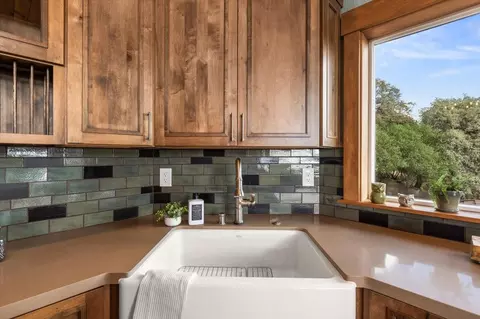 Kitchen - 430 Pine Tree Cir, Pilot Hill, CA 95664 photo 9 of 16