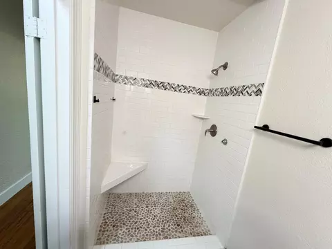 Bath - 113 Walden St, Modesto, CA 95354 photo 3 of 8