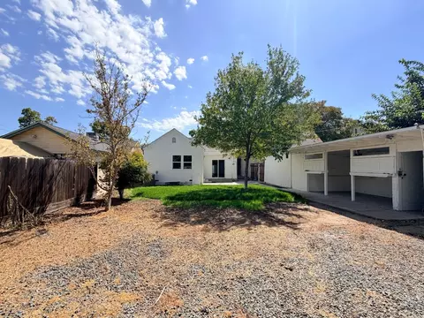 Exterior - 113 Walden St, Modesto, CA 95354 photo 16 of 19