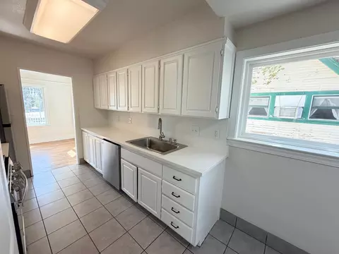Kitchen - 113 Walden St, Modesto, CA 95354 photo 4 of 5