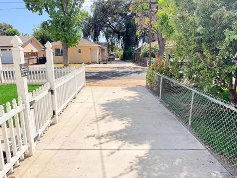 Exterior - 113 Walden St, Modesto, CA 95354 photo 7 of 19