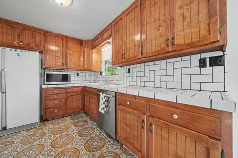Kitchen - 185 Quartz Cir, Jackson, CA 95642 photo 2 of 2