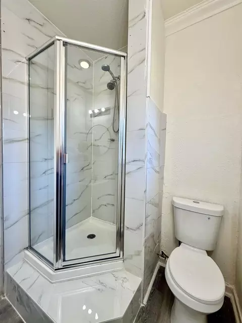 Bath - 1322 N Central Ave, Modesto, CA 95351 photo 1 of 8