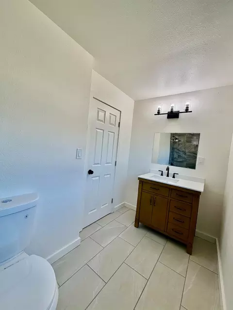 Bath - 1322 N Central Ave, Modesto, CA 95351 photo 7 of 8