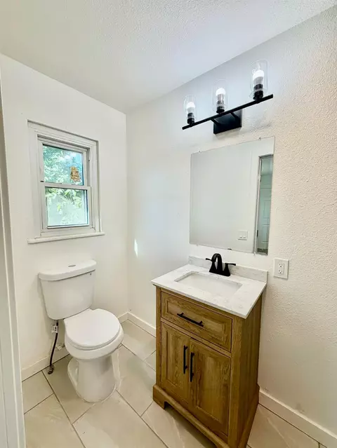 Bath - 1322 N Central Ave, Modesto, CA 95351 photo 5 of 8