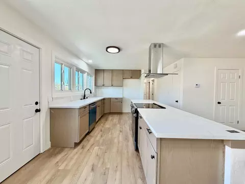 Kitchen - 1322 N Central Ave, Modesto, CA 95351 photo 3 of 5
