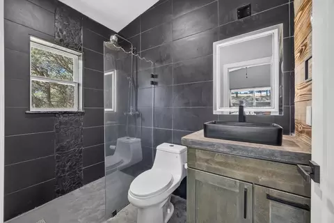 Bath - 6161 Gallagher Rd, Pilot Hill, CA 95664 photo 1 of 4