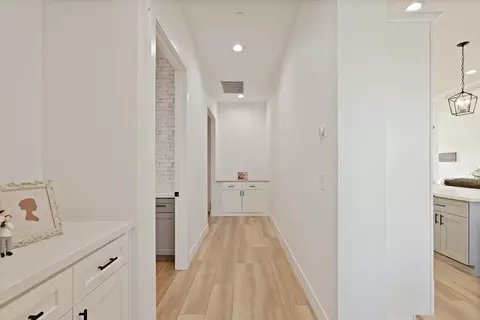 Entry Way - 16464 Fox Rd, Lodi, CA 95240 photo 1 of 2