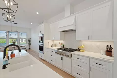 Kitchen - 16464 Fox Rd, Lodi, CA 95240 photo 3 of 3