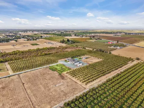 View/Area - 16464 Fox Rd, Lodi, CA 95240 photo 5 of 7