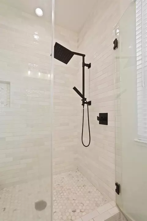 Bath - 16464 Fox Rd, Lodi, CA 95240 photo 3 of 6