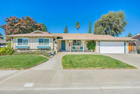 1032 Sycamore Ln, Woodland, CA 95695