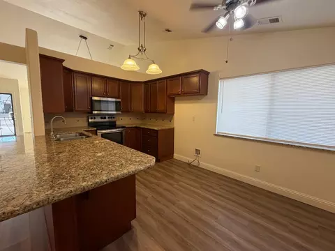Kitchen - 523 Chesterfield Dr, Patterson, CA 95363 photo 1 of 4