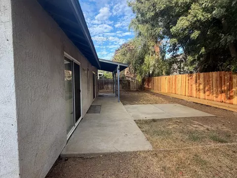 Exterior - 523 Chesterfield Dr, Patterson, CA 95363 photo 8 of 8