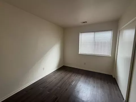 Bedroom - 523 Chesterfield Dr, Patterson, CA 95363 photo 5 of 6