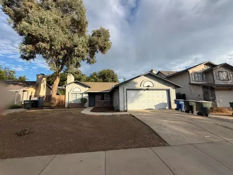 Exterior - 523 Chesterfield Dr, Patterson, CA 95363 photo 3 of 8