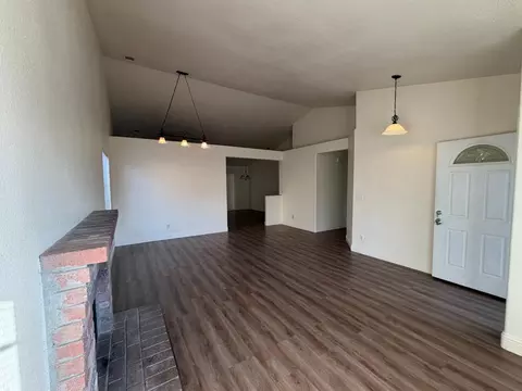 Living - 523 Chesterfield Dr, Patterson, CA 95363 photo 1 of 6