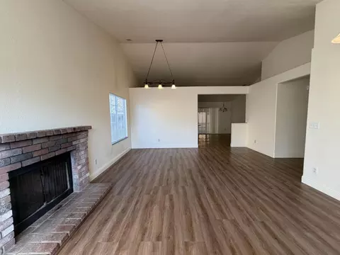 Living - 523 Chesterfield Dr, Patterson, CA 95363 photo 2 of 6