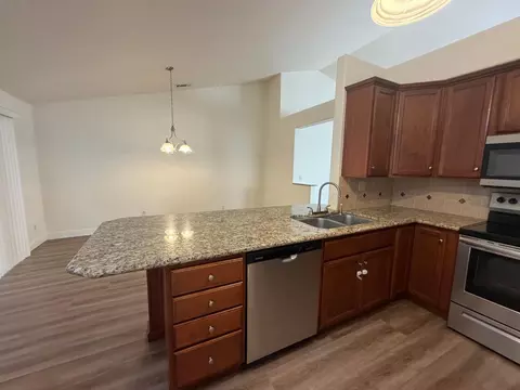 Kitchen - 523 Chesterfield Dr, Patterson, CA 95363 photo 4 of 4