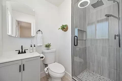 Bath - 5506 Brooks Ave, Loomis, CA 95650 photo 2 of 2