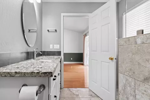 Bath - 13284 Thistle Loop, Penn Valley, CA 95946 photo 3 of 5