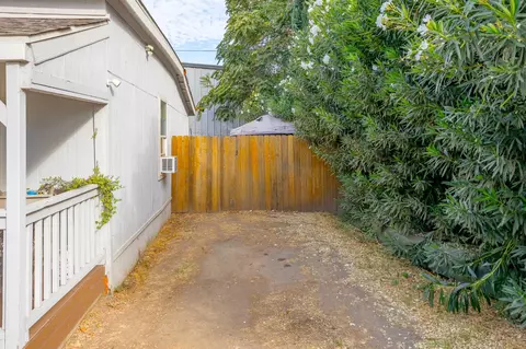 Exterior - 415 K St, Modesto, CA 95351 photo 4 of 7