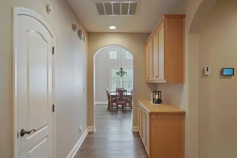 Entry Way - 3108 Collingham Dr, Modesto, CA 95355 photo 3 of 4