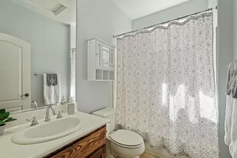Bath - 3108 Collingham Dr, Modesto, CA 95355 photo 5 of 5