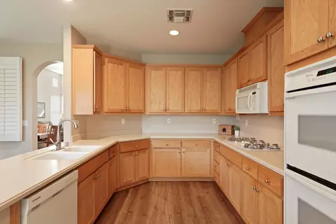 Kitchen - 3108 Collingham Dr, Modesto, CA 95355 photo 2 of 4