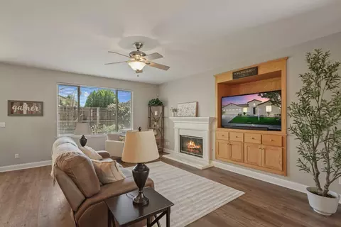 Living - 3108 Collingham Dr, Modesto, CA 95355 photo 4 of 5
