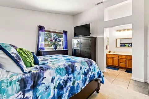 Bedroom - 4072 Donald Dr, Olivehurst, CA 95961 photo 2 of 5