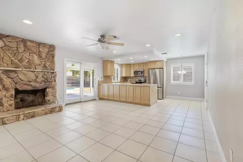 Living - 3708 Cicada Ct, Modesto, CA 95356 photo 4 of 5