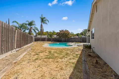 Exterior - 3708 Cicada Ct, Modesto, CA 95356 photo 7 of 9