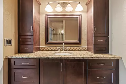 Bath - 3708 Cicada Ct, Modesto, CA 95356 photo 2 of 4