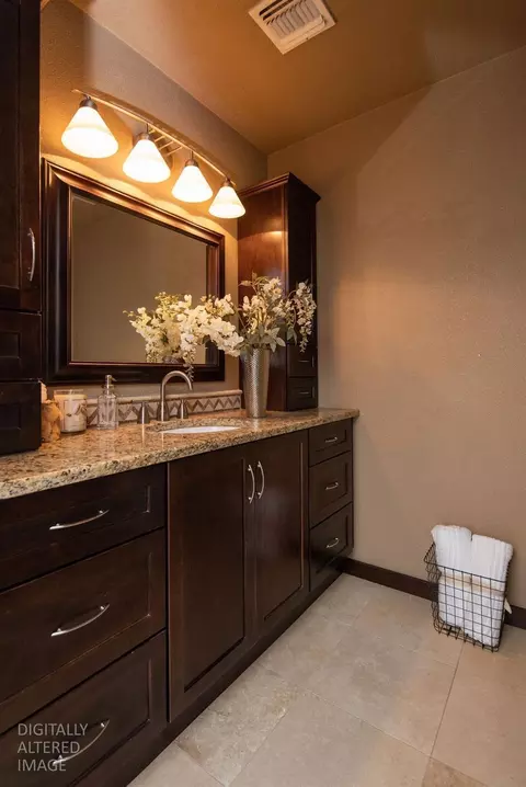 Bath - 3708 Cicada Ct, Modesto, CA 95356 photo 4 of 4