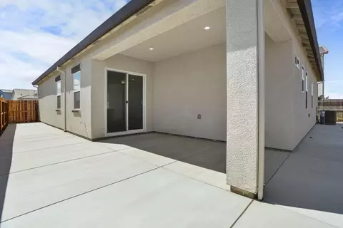 Exterior - 2298 Dilip Dr, Manteca, CA 95337 photo 4 of 6