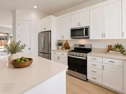 Kitchen - 2298 Dilip Dr, Manteca, CA 95337 photo 5 of 7