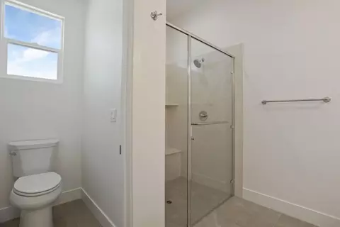 Bath - 2298 Dilip Dr, Manteca, CA 95337 photo 4 of 4