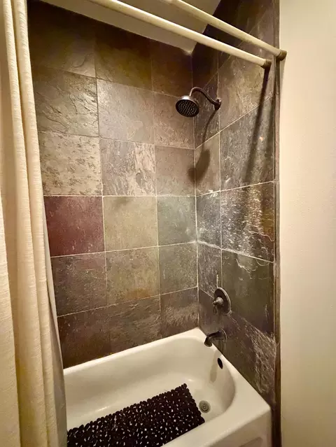 Bath - 3868 Central Ave, Ceres, CA 95307 photo 4 of 5