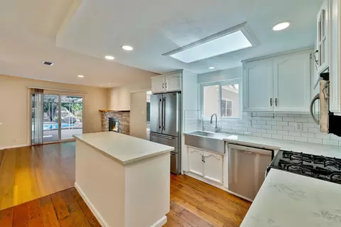 Kitchen - 8274 Central Ave, Orangevale, CA 95662 photo 5 of 11