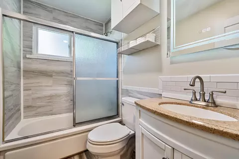 Bath - 8274 Central Ave, Orangevale, CA 95662 photo 2 of 5
